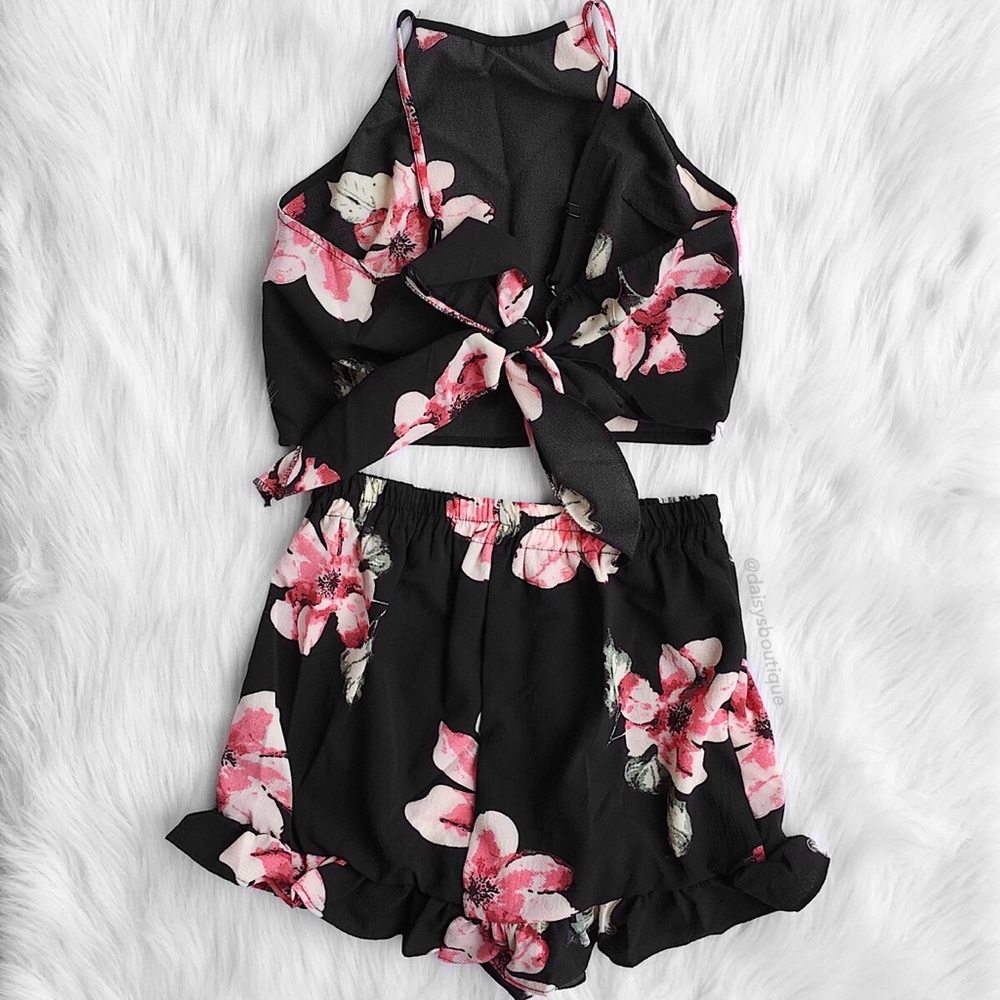 ❤️SALE❤️ black pink floral two piece shorts set - Picture 3 of 5